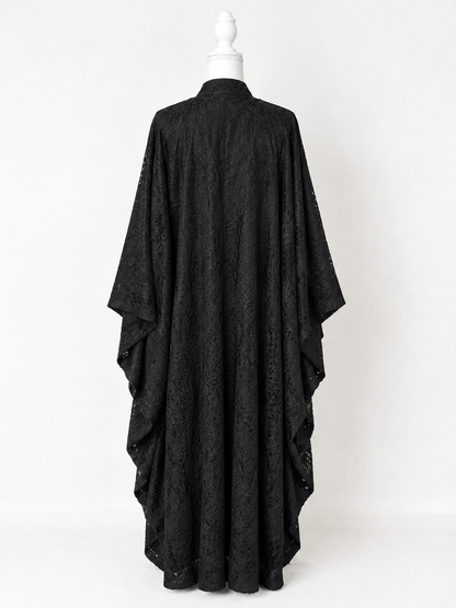 Kimono dentelle noir réversible MISSI porté par une femme voilée
